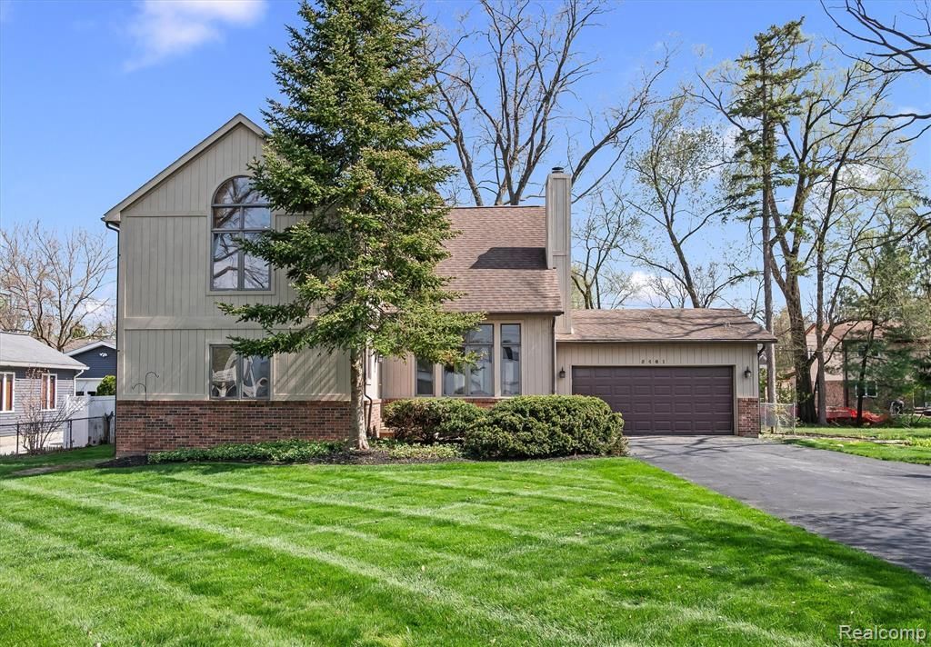 5461 Putnam Drive, West Bloomfield Township, MI 48323 Main Photo
