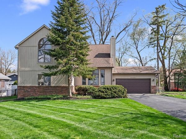 5461 Putnam Drive, West Bloomfield Twp, MI 48323