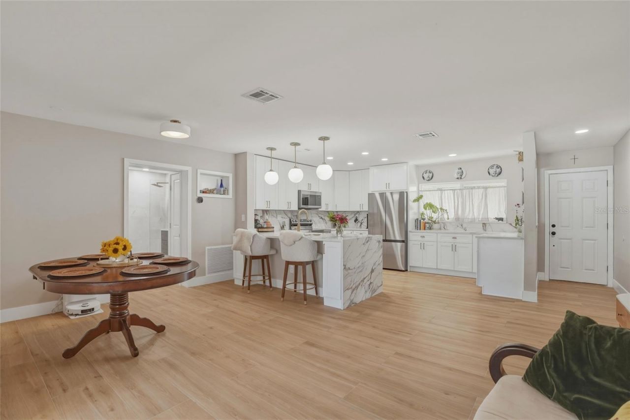 411 42nd Avenue Ne, Saint Petersburg, FL 33703 Photo