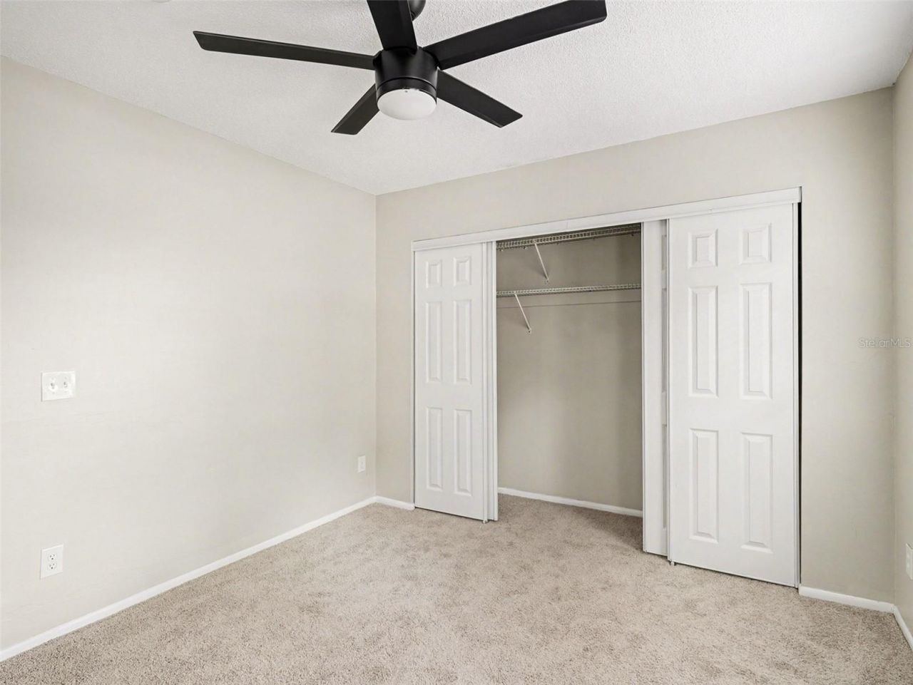 8211 Country Oaks Court, Sarasota, FL 34243 Photo