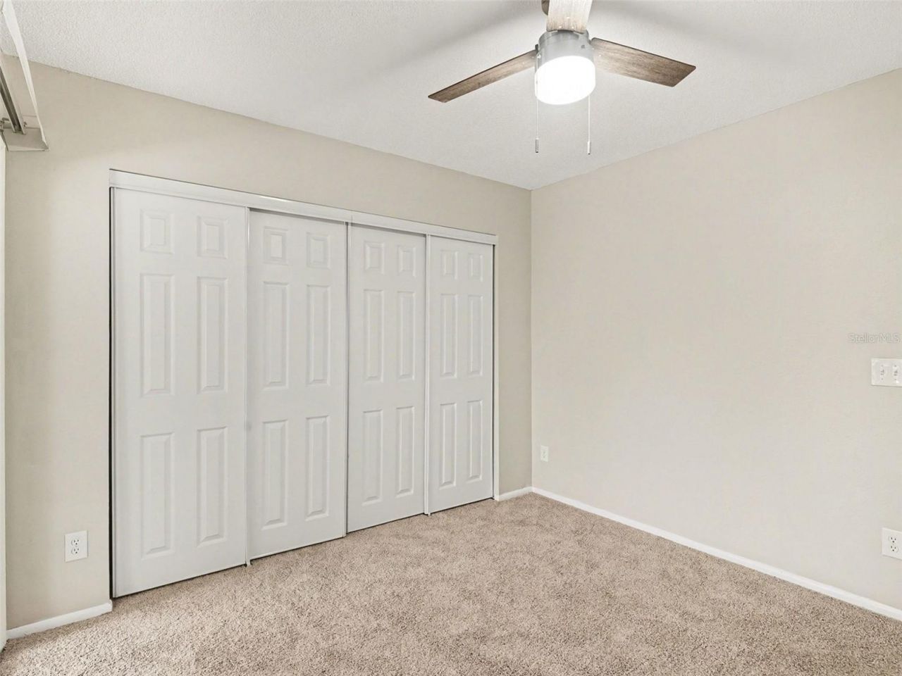 8211 Country Oaks Court, Sarasota, FL 34243 Photo