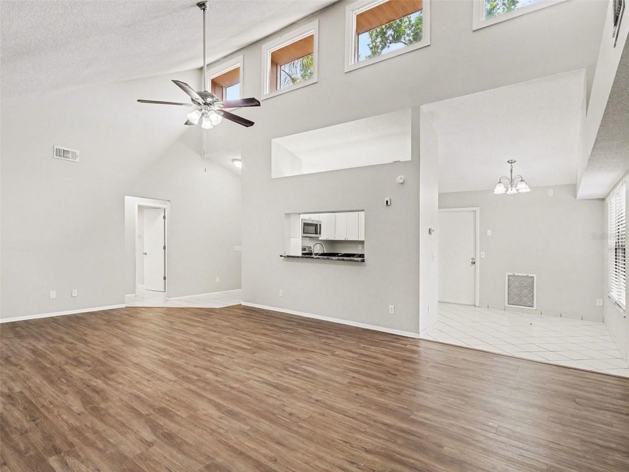 8211 Country Oaks Court, Sarasota, FL 34243 Photo