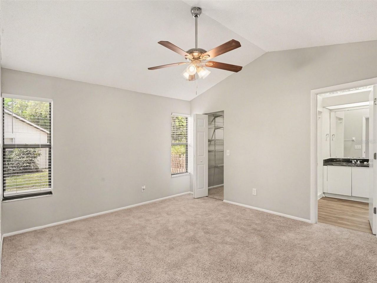 8211 Country Oaks Court, Sarasota, FL 34243 Photo