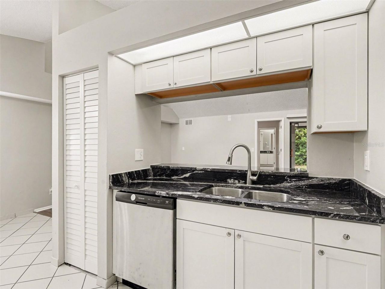 8211 Country Oaks Court, Sarasota, FL 34243 Photo
