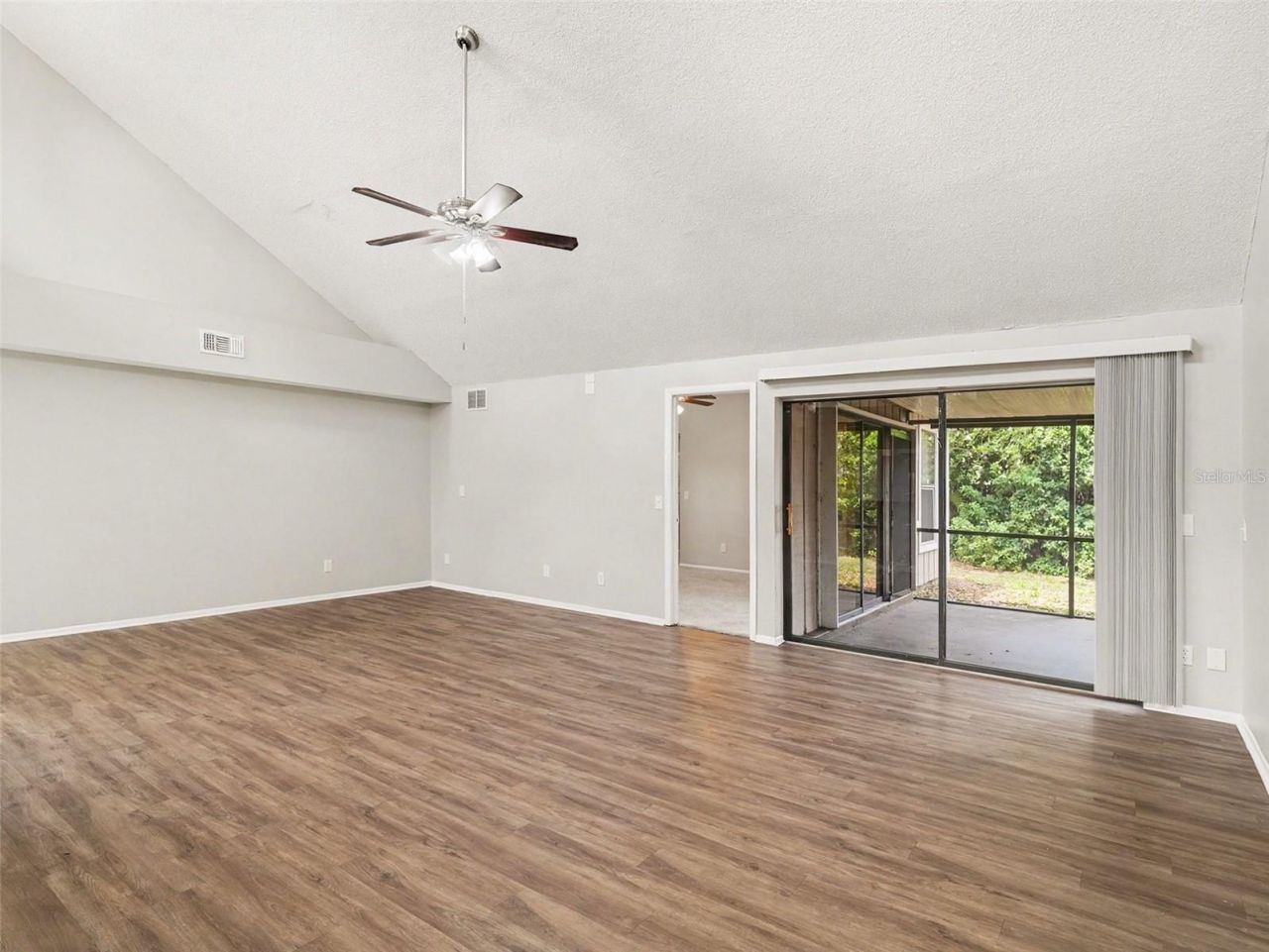8211 Country Oaks Court, Sarasota, FL 34243 Photo