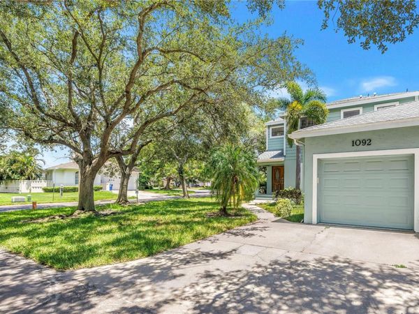 1092 SANABEL COURT NE, ST PETERSBURG, FL 33702
