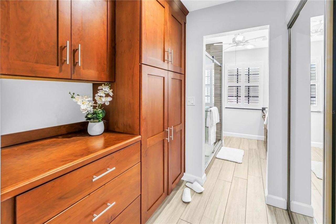 1092 Sanabel Court Ne, Saint Petersburg, FL 33702 Photo
