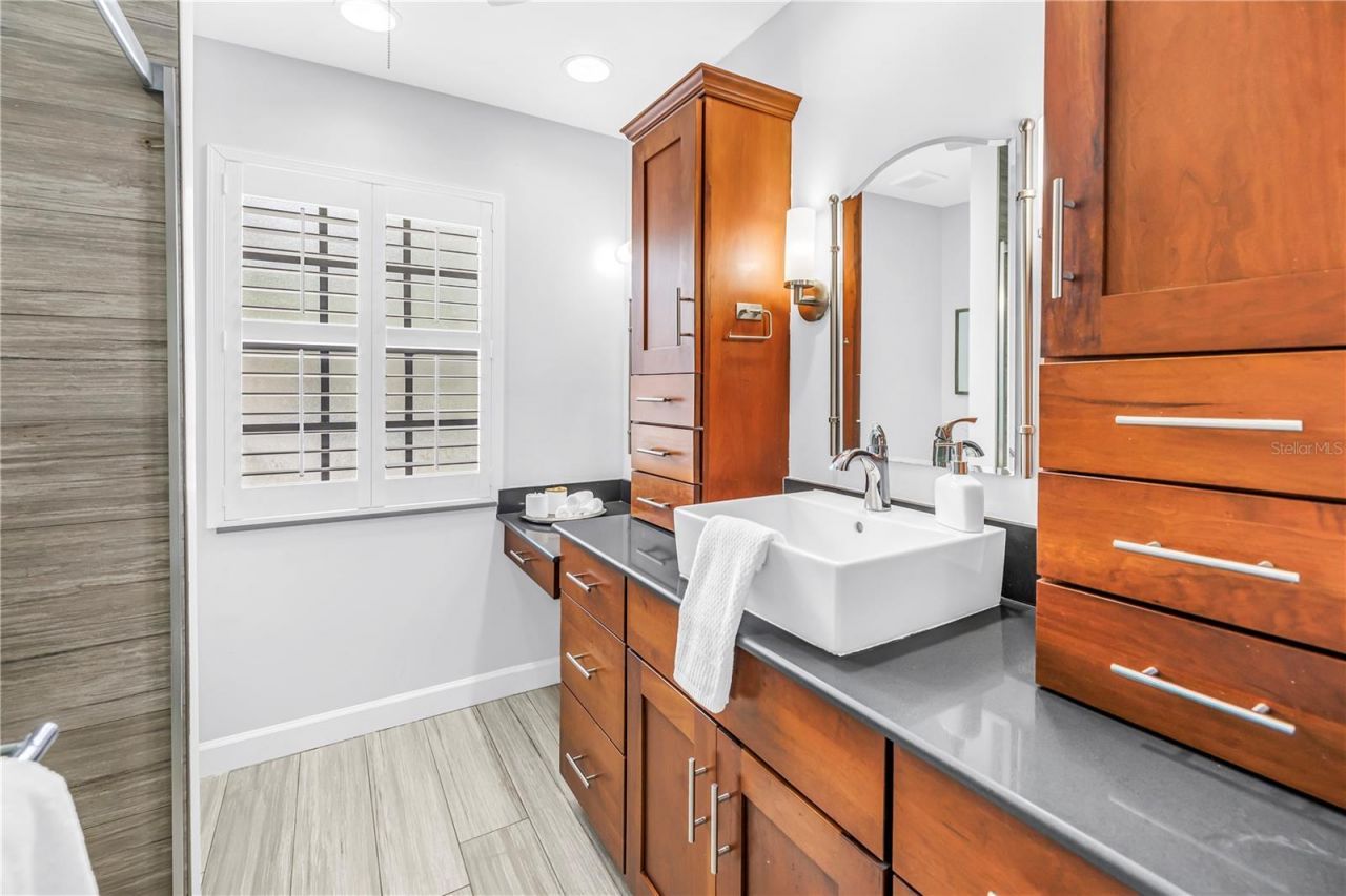 1092 Sanabel Court Ne, Saint Petersburg, FL 33702 Photo