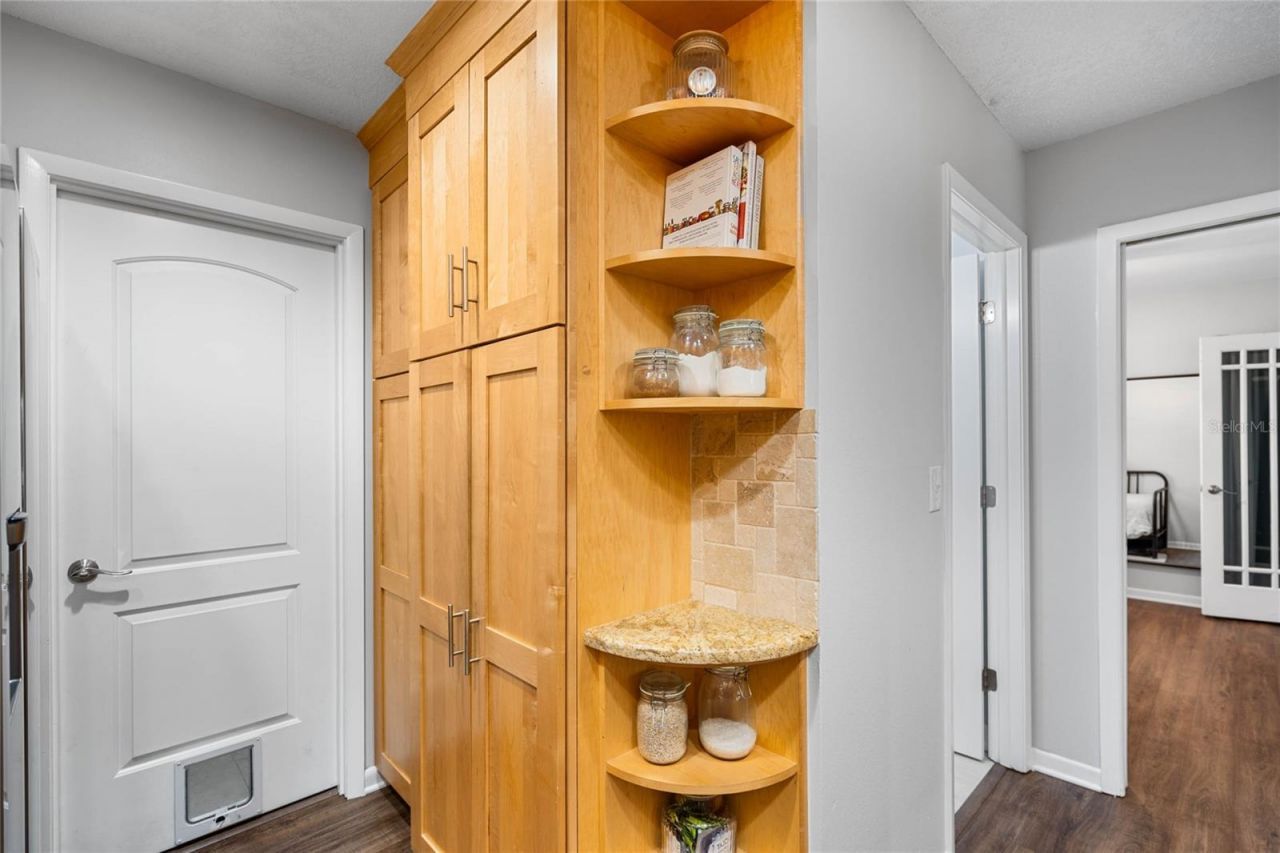 1092 Sanabel Court Ne, Saint Petersburg, FL 33702 Photo