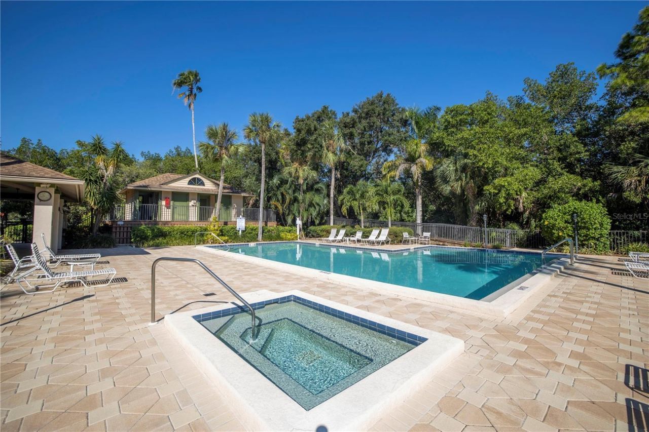 1092 Sanabel Court Ne, Saint Petersburg, FL 33702 Photo