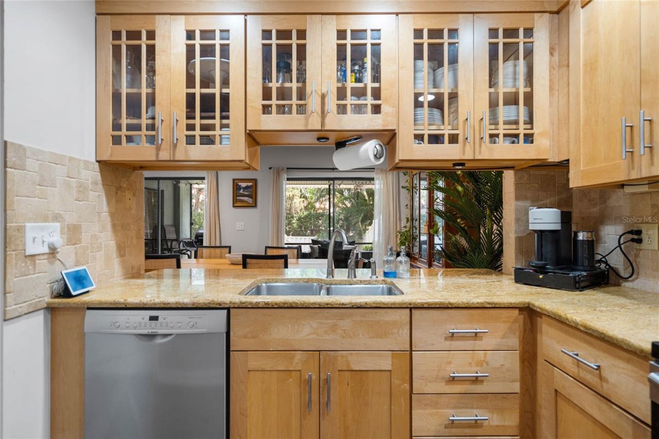 1092 Sanabel Court Ne, Saint Petersburg, FL 33702 Photo