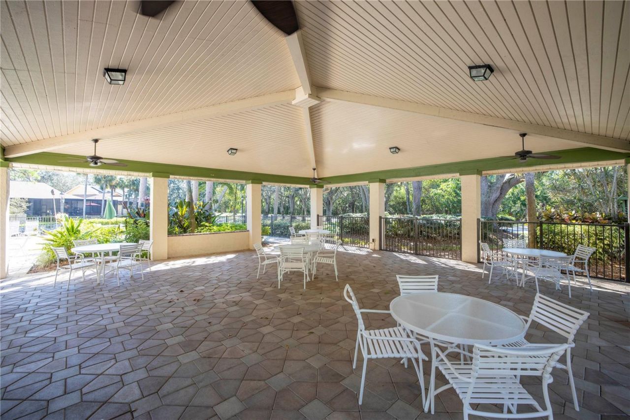1092 Sanabel Court Ne, Saint Petersburg, FL 33702 Photo