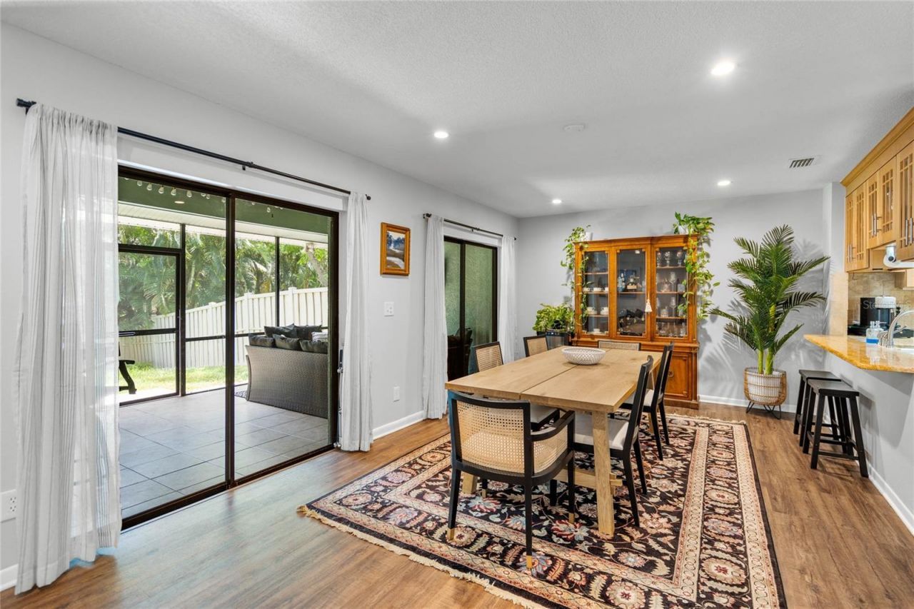 1092 Sanabel Court Ne, Saint Petersburg, FL 33702 Photo