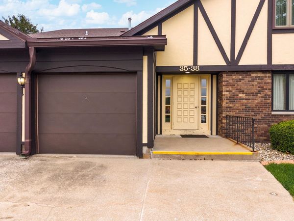 37 Crystal Court , Unit A-1, Pontiac, IL 61764