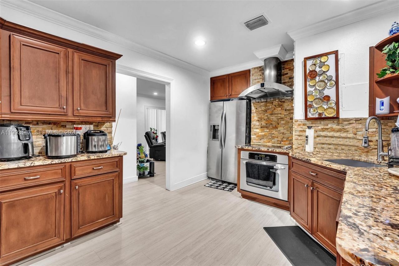 340 W 55th St , Hialeah, FL 33012 Photo