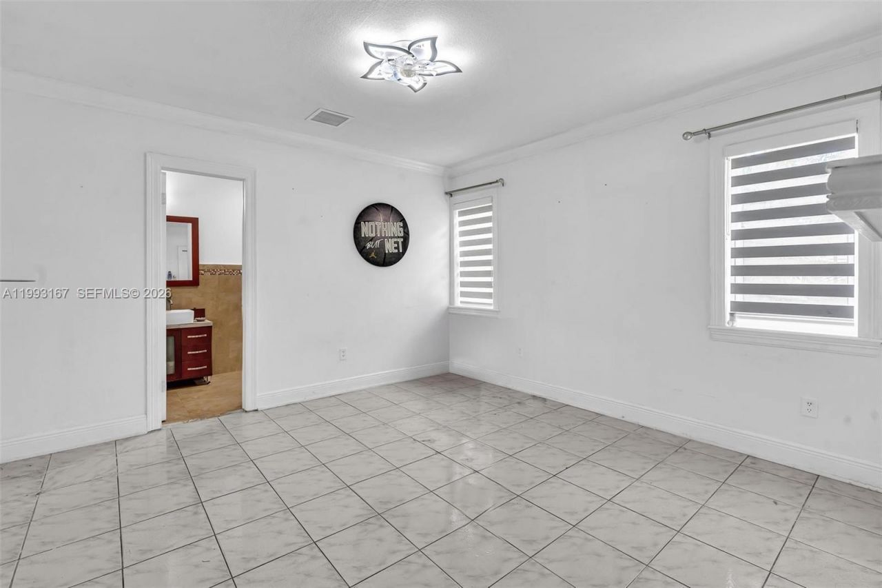 340 W 55th St , Hialeah, FL 33012 Photo