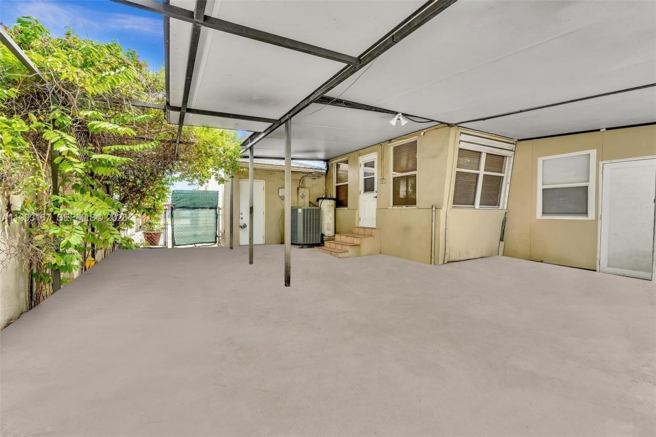 340 W 55th St , Hialeah, FL 33012 Photo