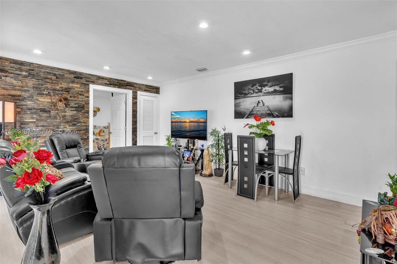 340 W 55th St , Hialeah, FL 33012 Photo