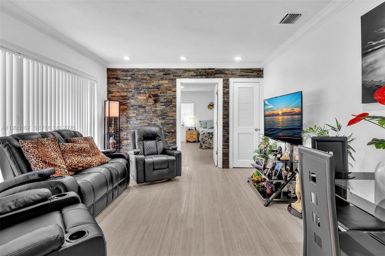 340 W 55th St , Hialeah, FL 33012 Photo