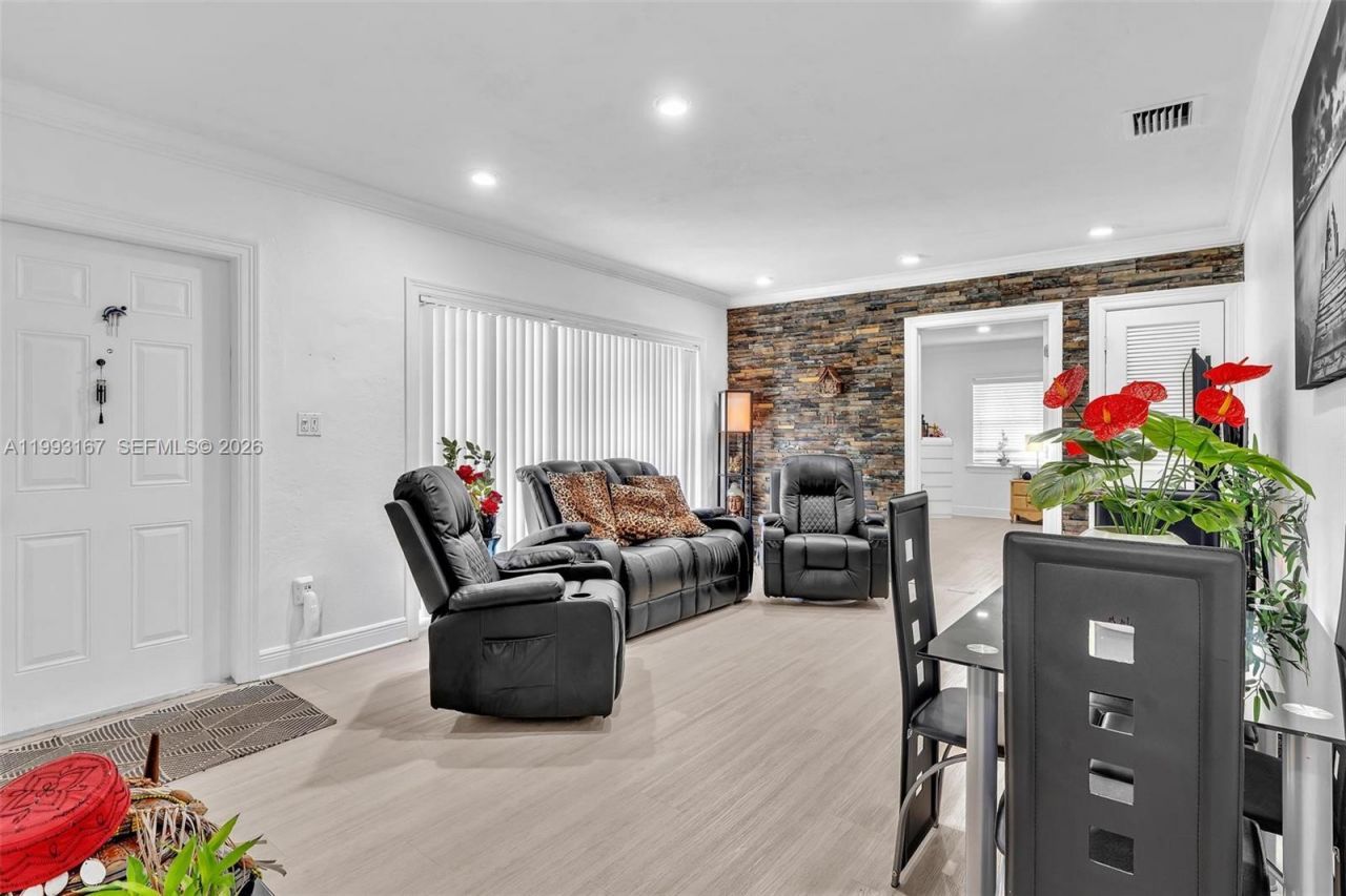 340 W 55th St , Hialeah, FL 33012 Photo