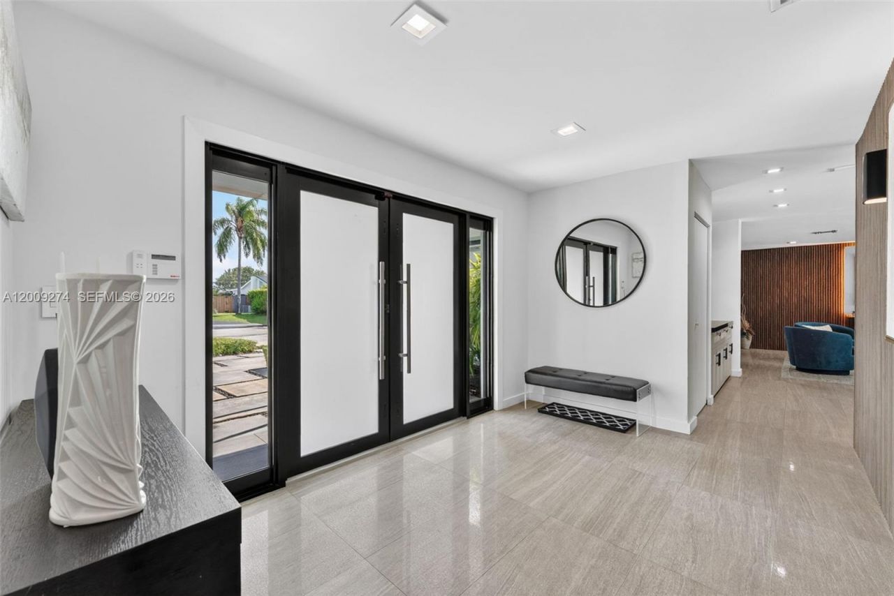 1865 NE 197th Ter , Miami, FL 33179 Photo