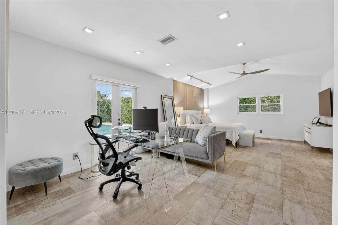 1865 NE 197th Ter , Miami, FL 33179 Photo
