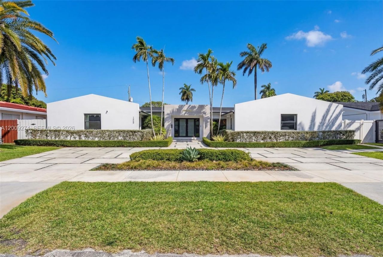 1865 NE 197th Ter , Miami, FL 33179 Photo