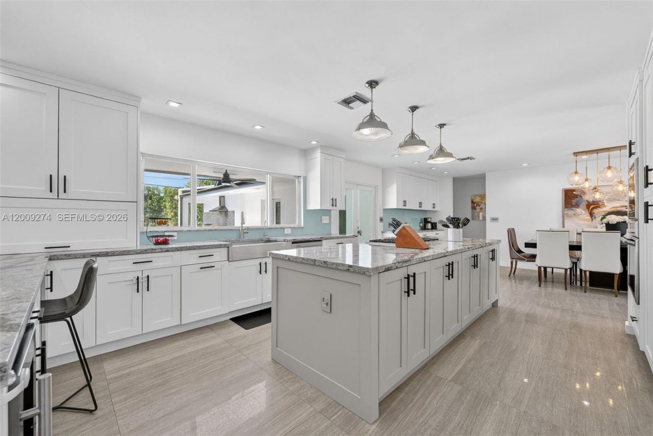 1865 NE 197th Ter , Miami, FL 33179 Photo