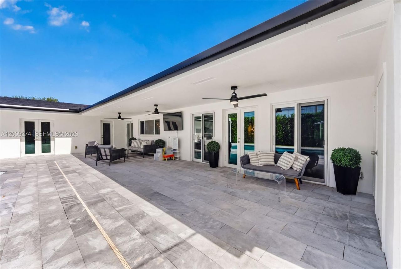 1865 NE 197th Ter , Miami, FL 33179 Photo