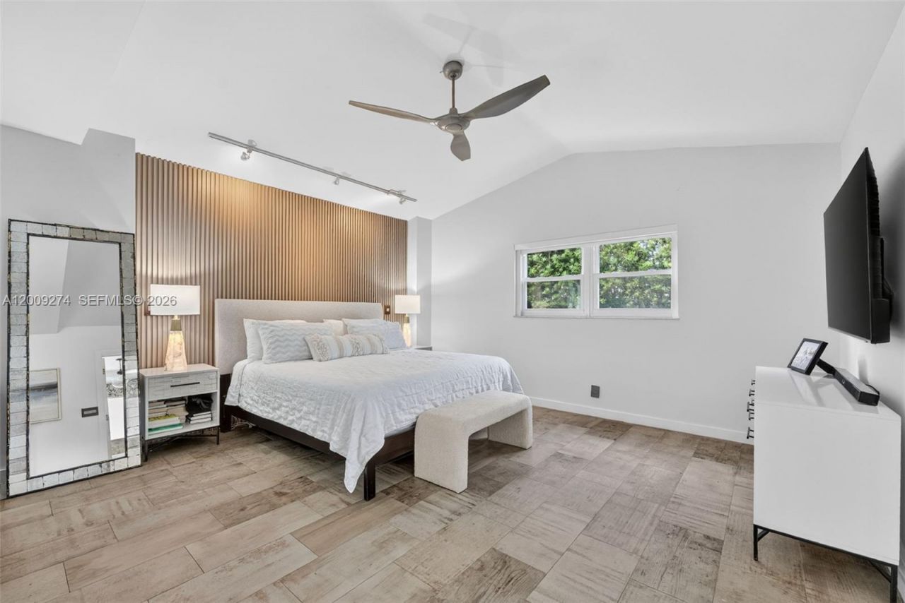 1865 NE 197th Ter , Miami, FL 33179 Photo