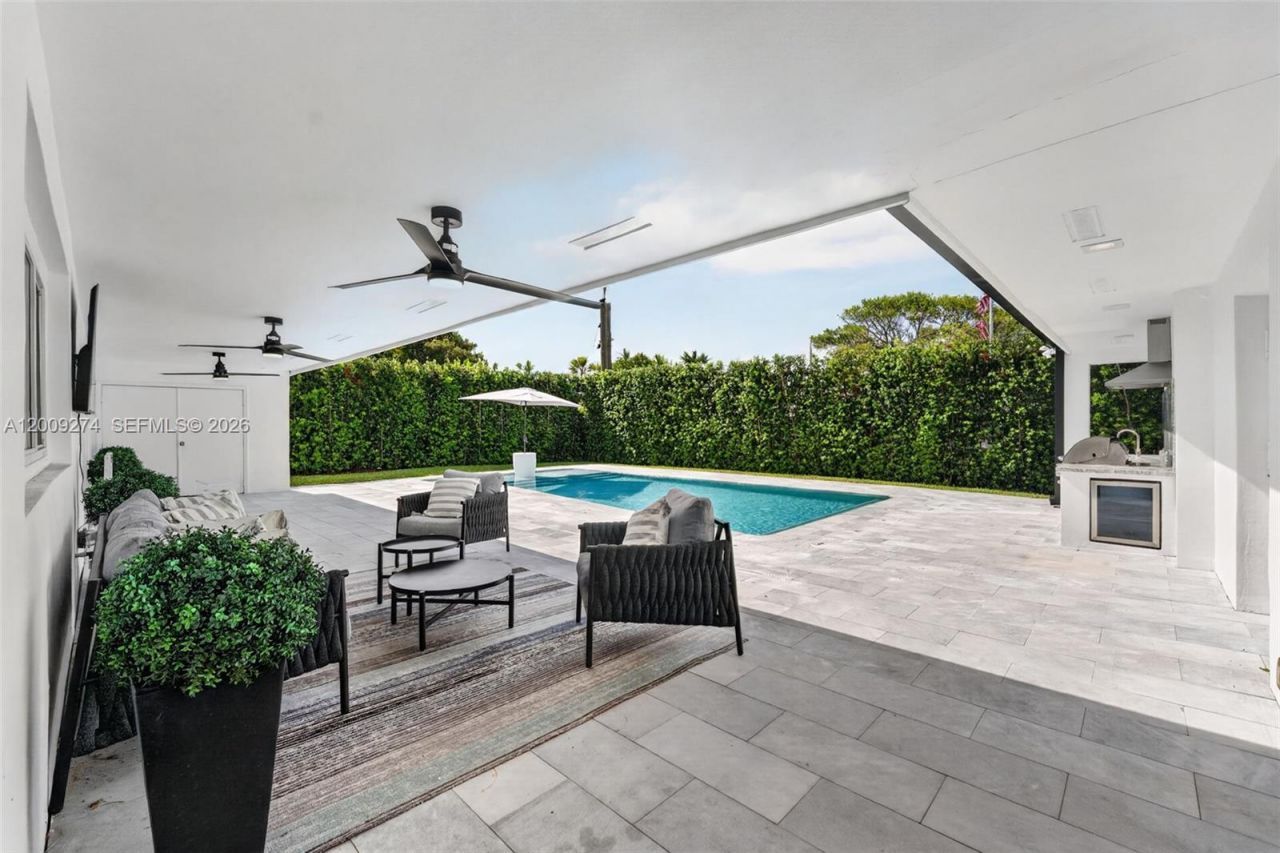 1865 NE 197th Ter , Miami, FL 33179 Photo