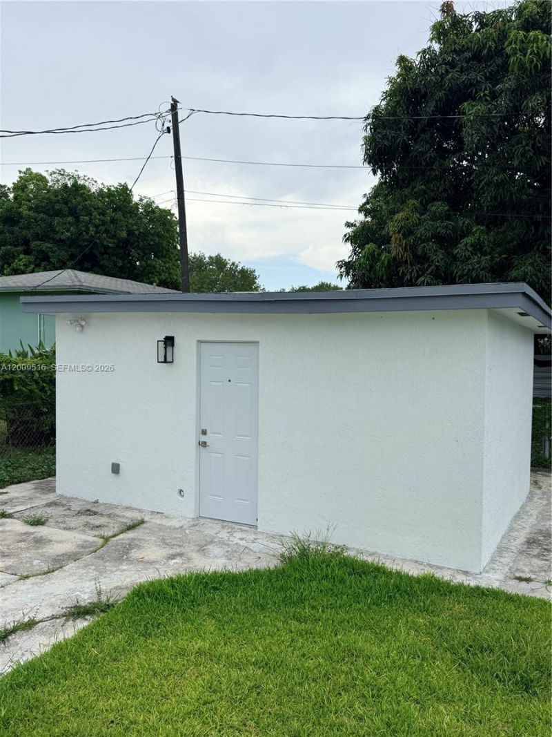 1221 NW 75th St, Unit A, Miami, FL 33147 Photo