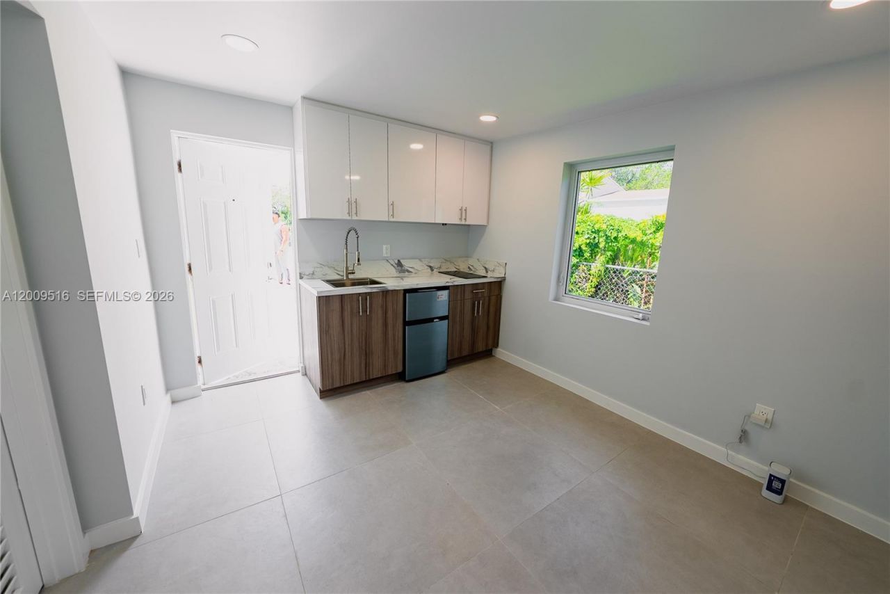 1221 NW 75th St , Unit A, Miami, FL 33147 Photo