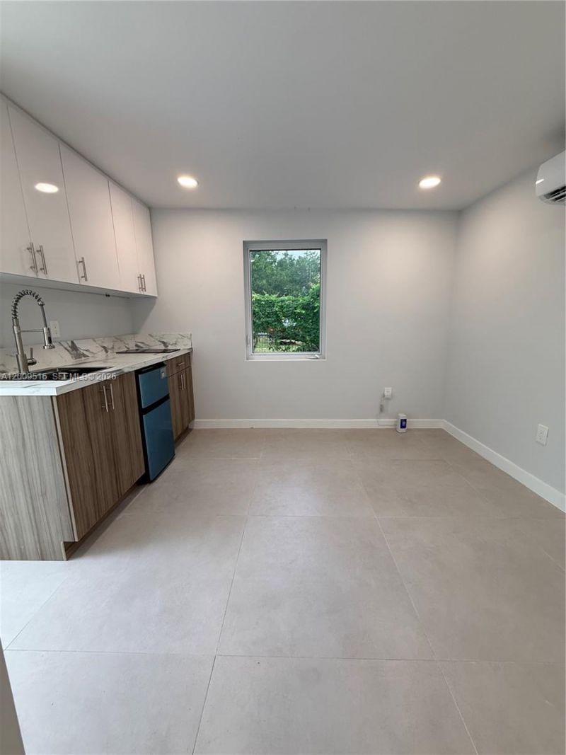 1221 NW 75th St, Unit A, Miami, FL 33147 Photo