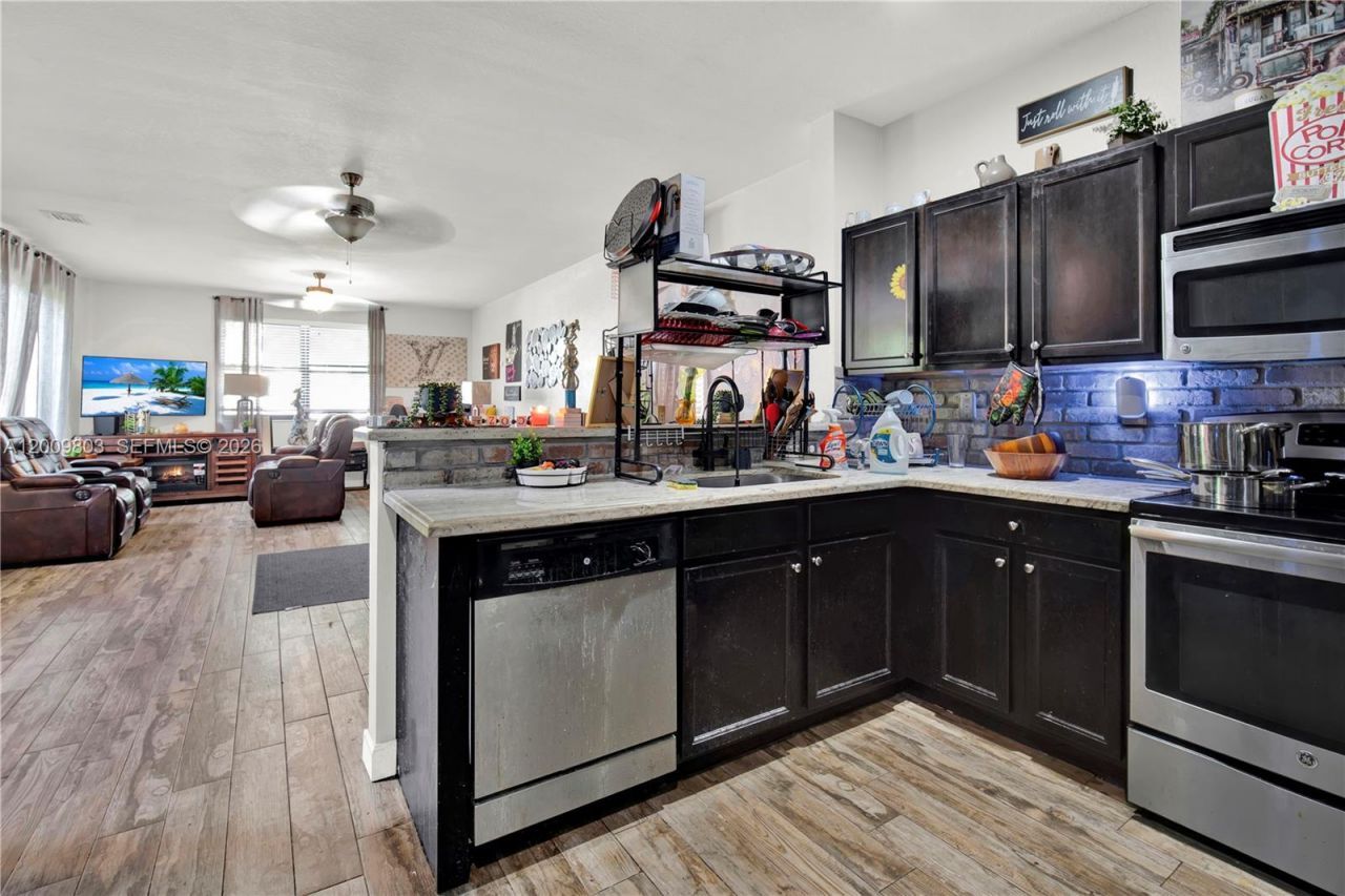 560 SE 33rd Ter , Homestead, FL 33033 Photo
