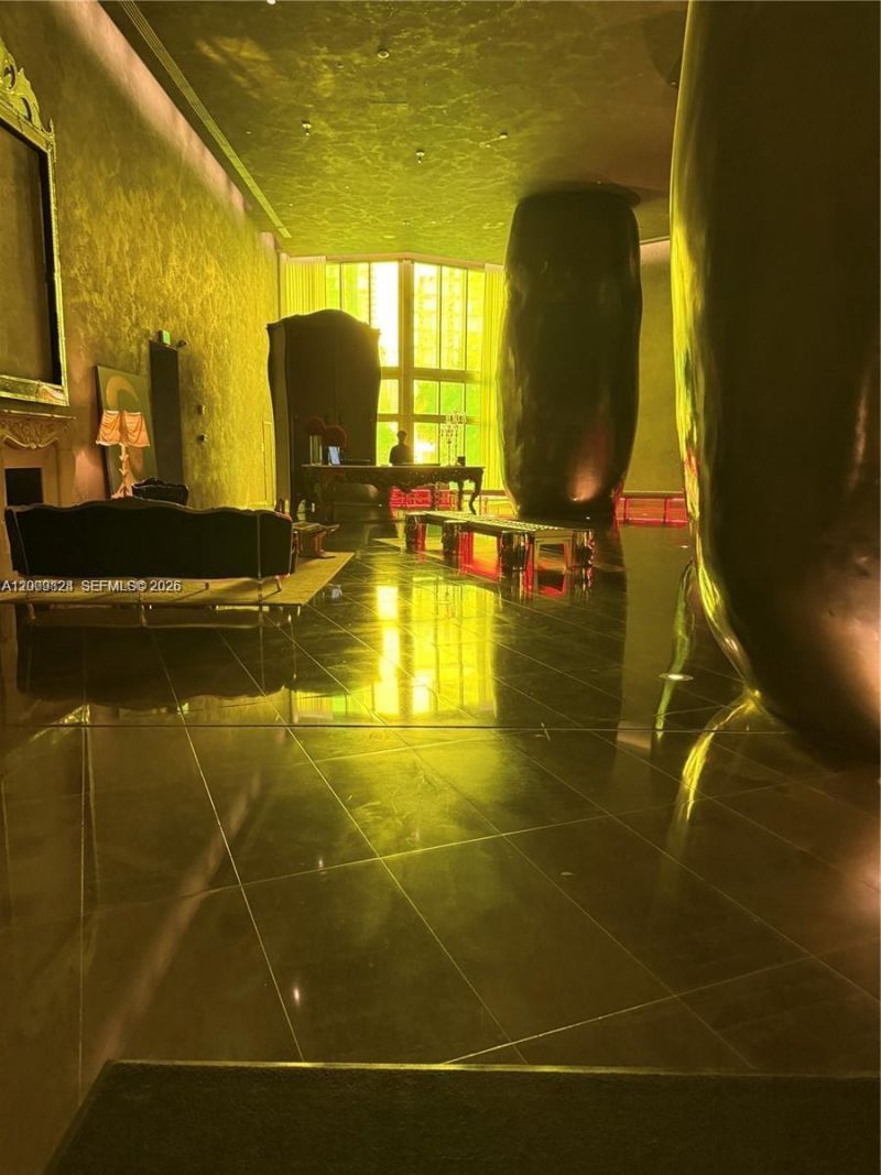 465 Brickell Ave, Unit 619, Miami, FL 33131 Main Photo