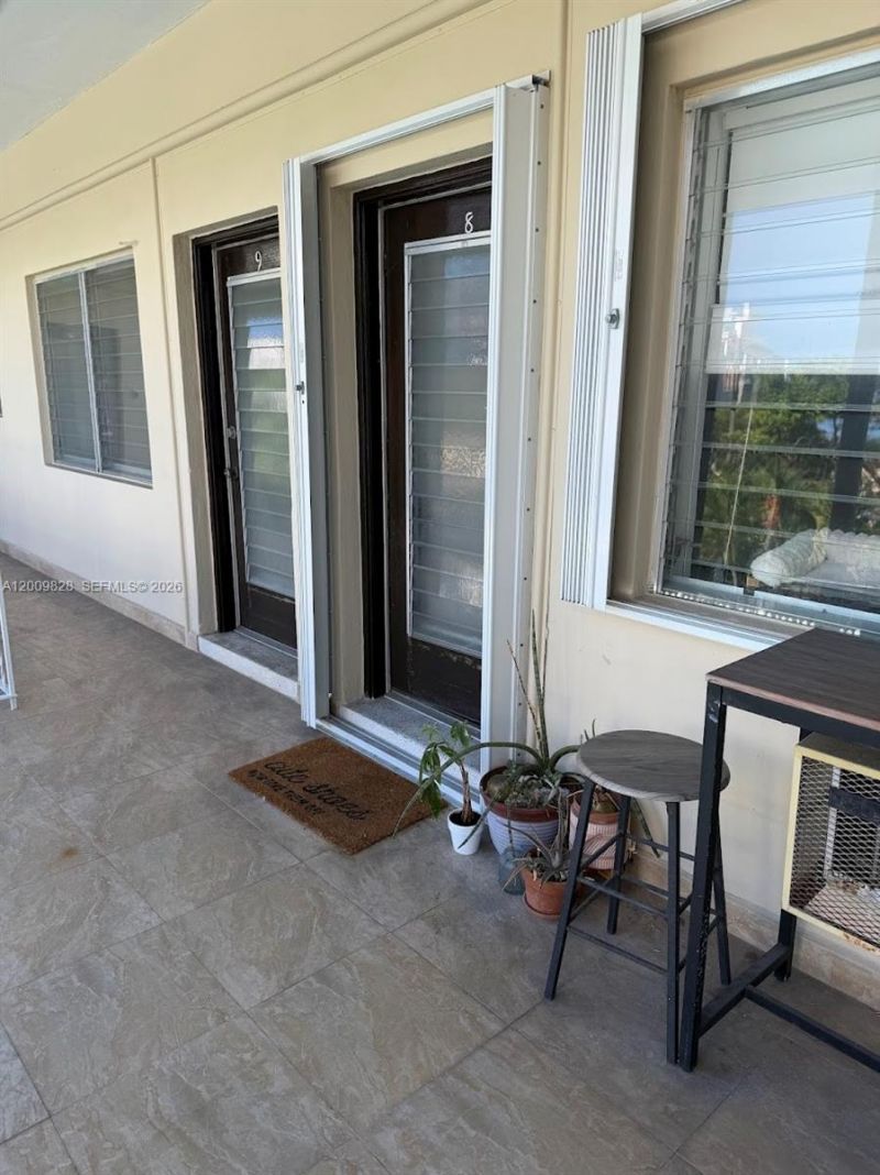 40 Salamanca Ave , Unit 8, Coral Gables, FL 33134 Photo