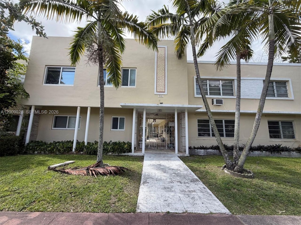 40 Salamanca Ave , Unit 8, Coral Gables, FL 33134 Photo