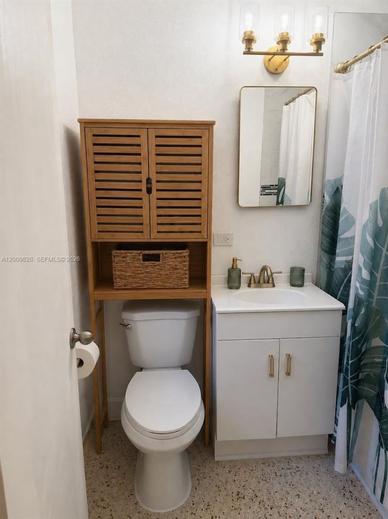 40 Salamanca Ave , Unit 8, Coral Gables, FL 33134 Photo