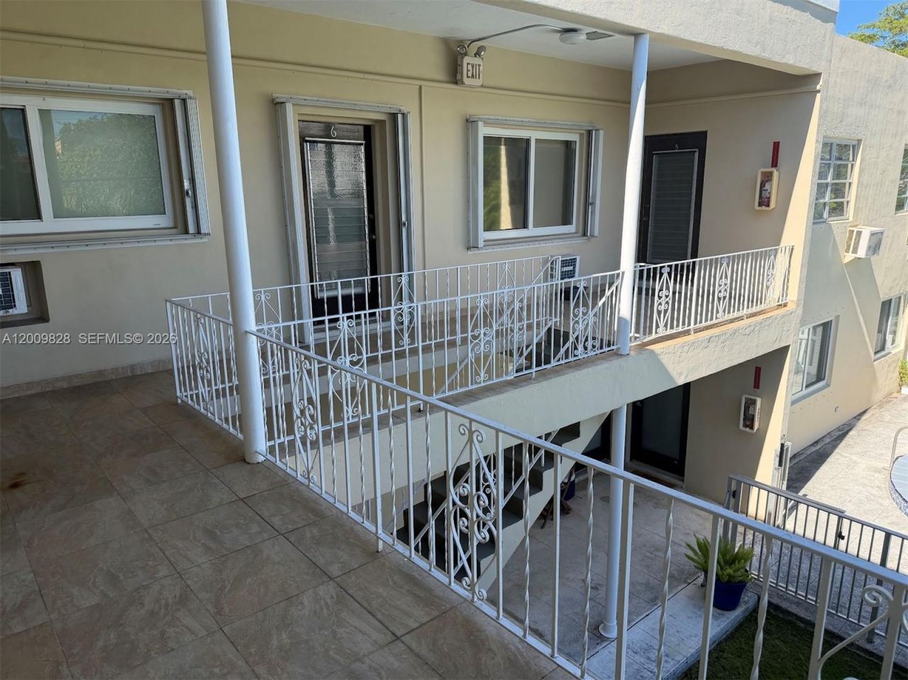 40 Salamanca Ave , Unit 8, Coral Gables, FL 33134 Photo
