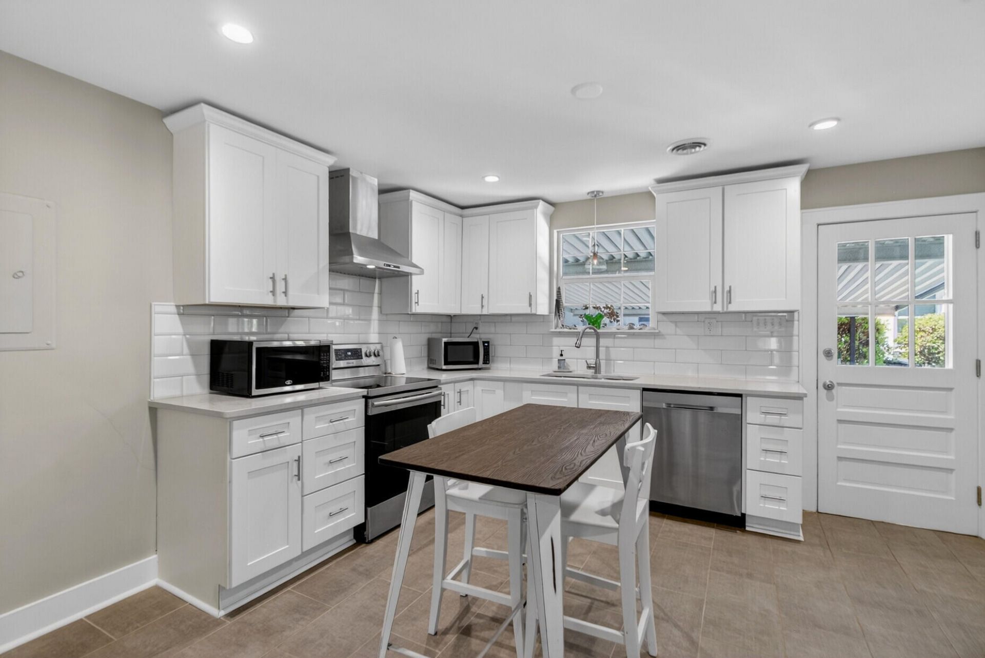 537 Saint Andrews Boulevard Photo 12