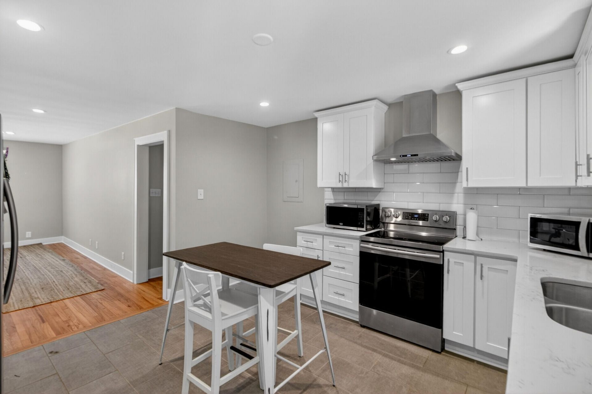 537 Saint Andrews Boulevard Photo 14