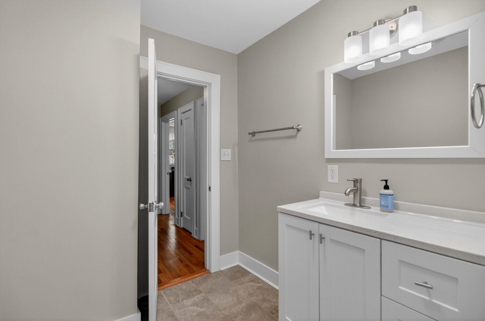 537 Saint Andrews Boulevard Photo 30