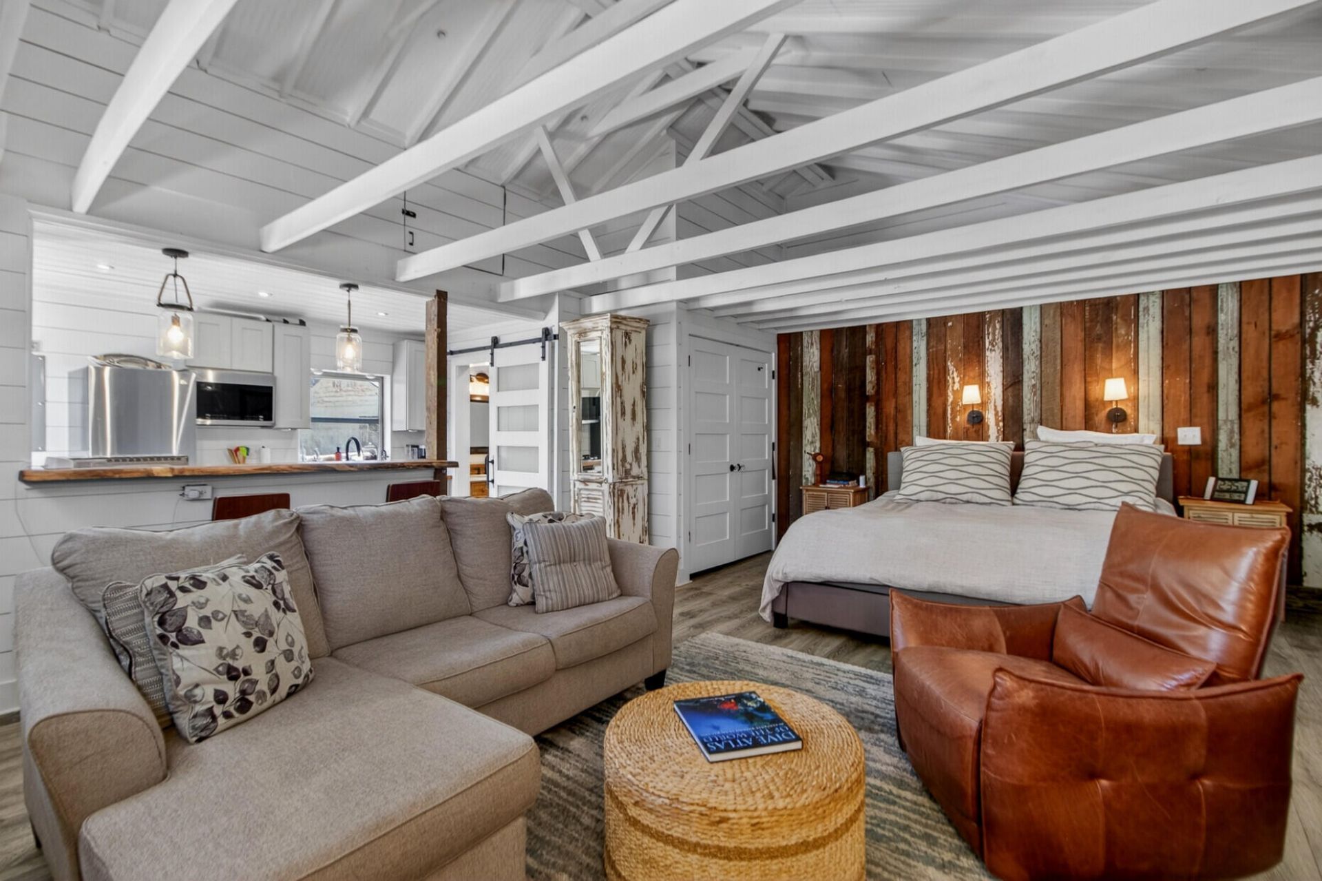 537 Saint Andrews Boulevard Photo 42