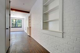 2000 Reynolds Avenue photo 4