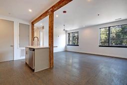 2000 Reynolds Avenue photo 4