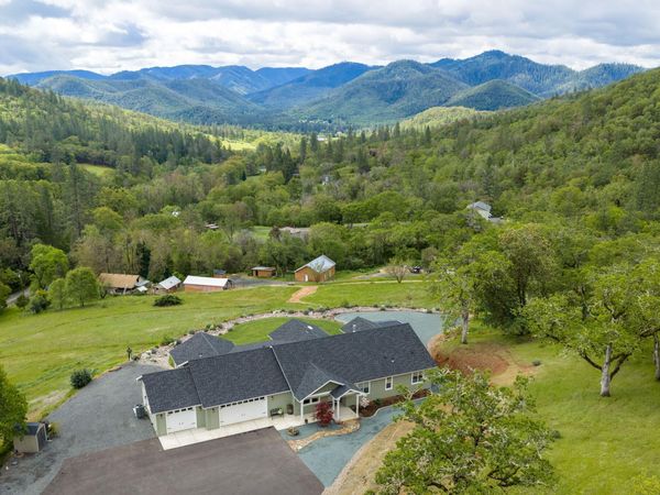 1455 Sardine Creek, Gold Hill, OR 97525