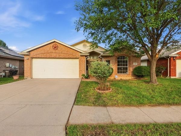 9225 Nightingale Drive , Fort Worth, TX 76123