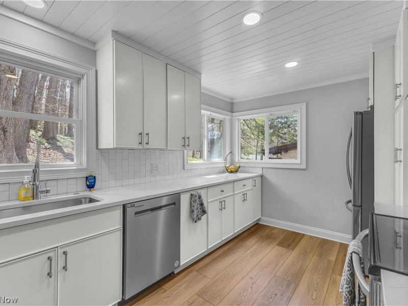 4519 W Ridgewood Drive, Parma, OH 44134 Photo 12