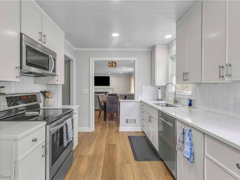 4519 W Ridgewood Drive, Parma, OH 44134 Photo 14